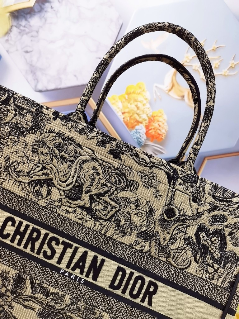 Christian Dior Shopping Bags